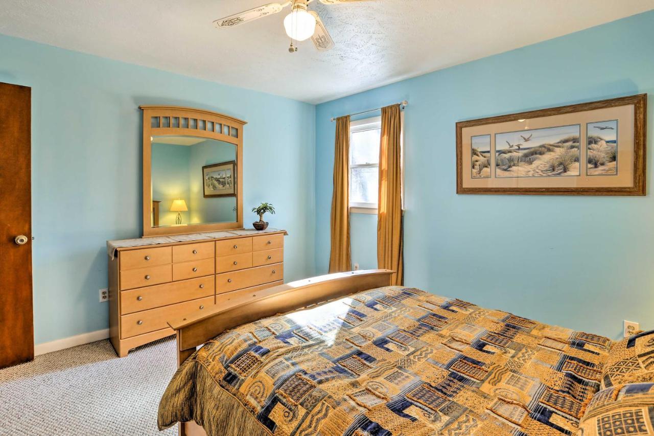 Lake Waccamaw Home With Fenced Yard And Shared Pier! Eksteriør bilde