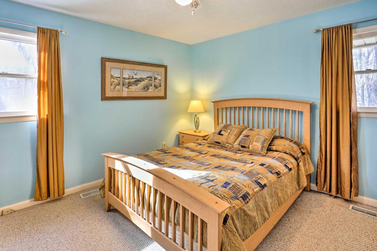 Lake Waccamaw Home With Fenced Yard And Shared Pier! Eksteriør bilde